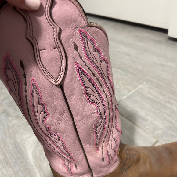 Women's Justin Pink/Tan Leather Square Toed Western Boots - 7 - Picture 5 of 12